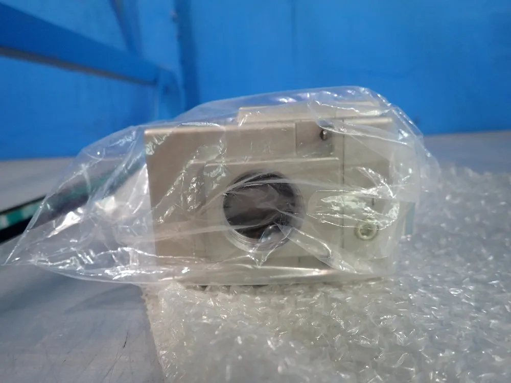 Smc Air Operated Valve - Vga342-10na