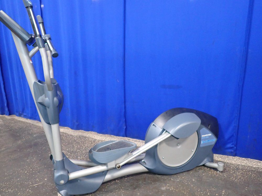 Stair Master Elliptical Machine - Club Stride 5100snl