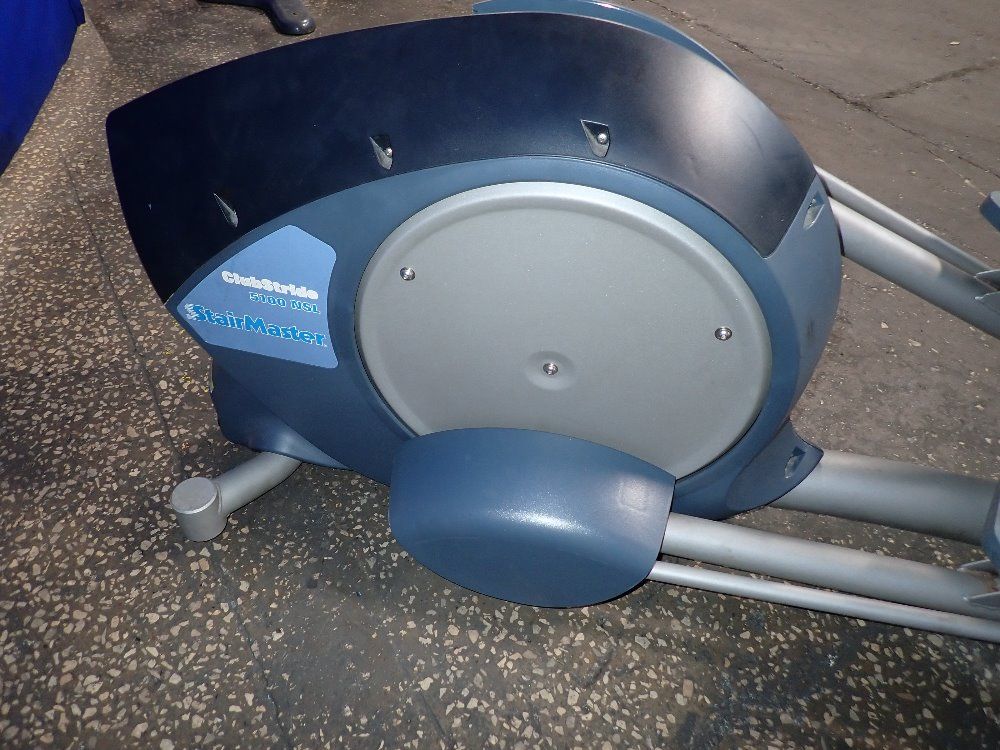 Stair Master Elliptical Machine - Club Stride 5100snl