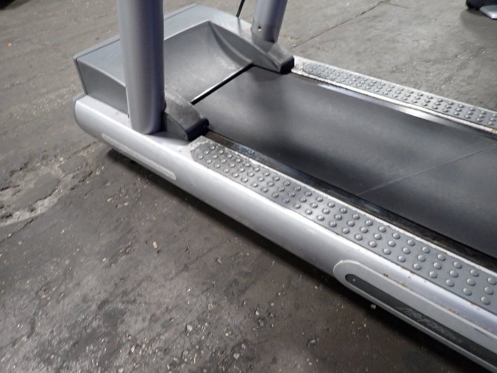 Life Fitness Treadmill