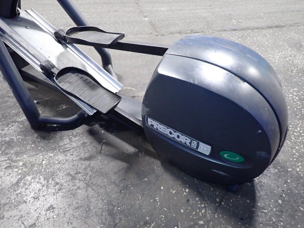 Precor Elliptical Machine - Efx546