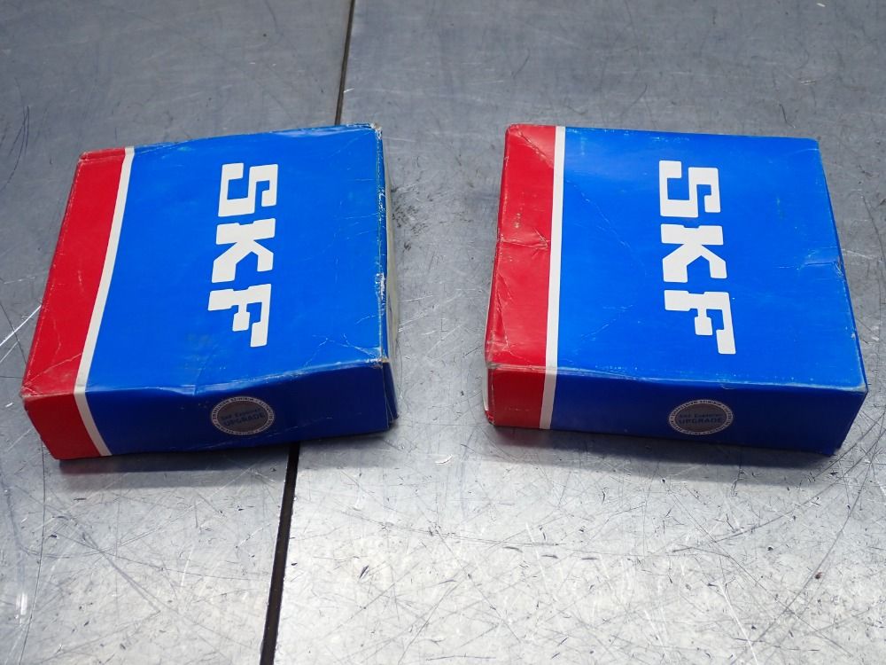 Skf Explorer 47,700 Lbs Spherical Roller Bearing, Alloy Steel, 2 Pcs - 22215 Ek/c3
