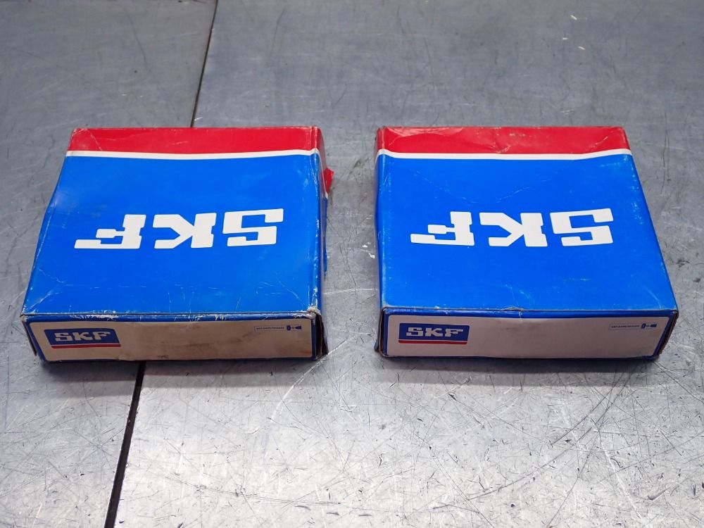 Skf Explorer 47,700 Lbs Spherical Roller Bearing, Alloy Steel, 2 Pcs - 22215 Ek/c3