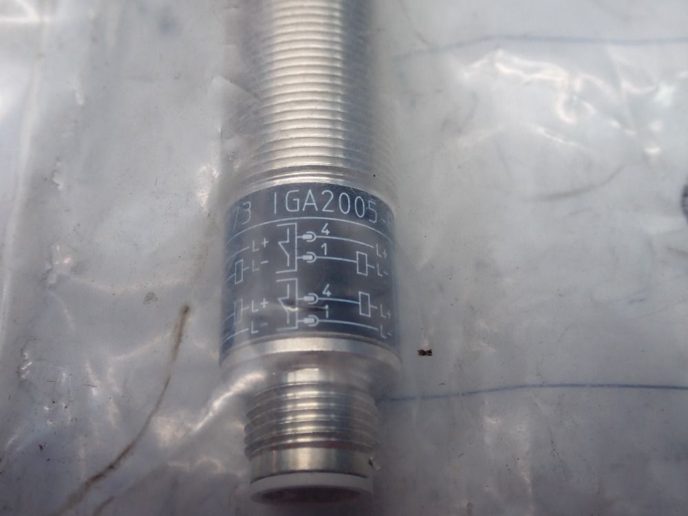 Efector Ifm Inductive Sensor, M12 Connector - Iga2005-frkg/us-100-irf Rt-ig5773