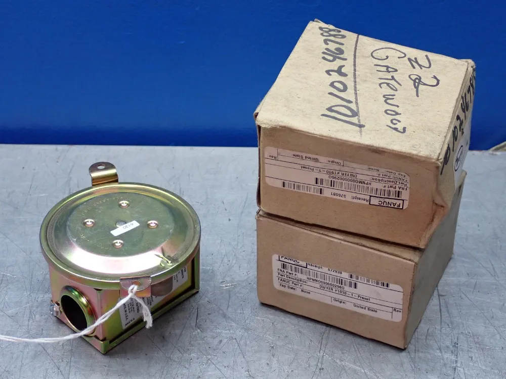 Dwyer Instruments Pressure Switch, Series 1900 2 Pcs - 1910-1 Preset