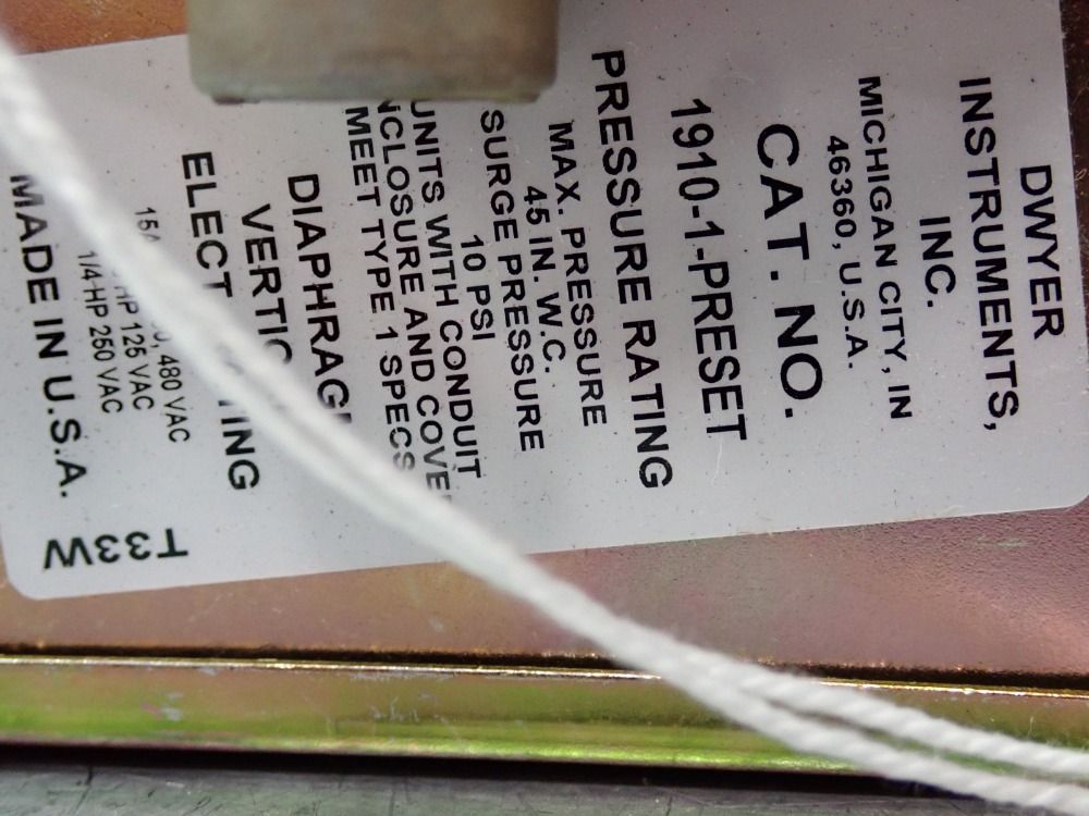 Dwyer Instruments Pressure Switch, Series 1900 2 Pcs - 1910-1 Preset