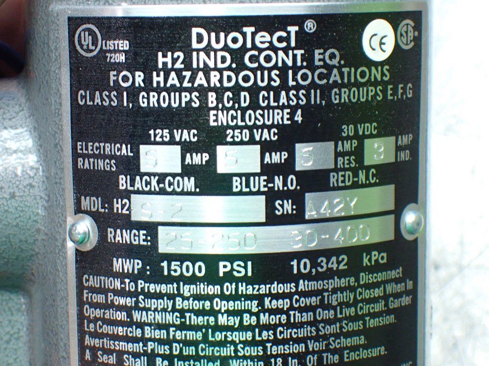 Dwyer Instruments 25-250psi Dual Action Explosion Proof Pressure Switch - H2-s-2