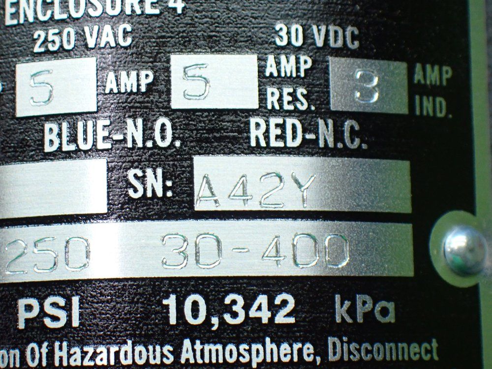 Dwyer Instruments 25-250psi Dual Action Explosion Proof Pressure Switch - H2-s-2