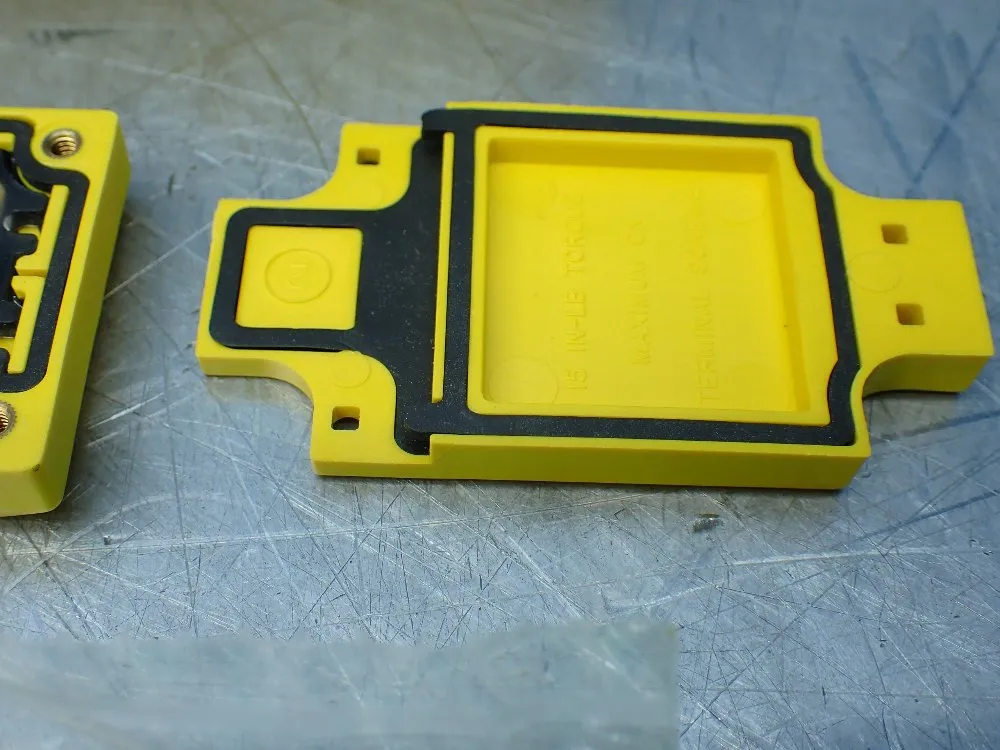 Banner Multi-beam Photoelectric Proximity Sensor. - Sbr1