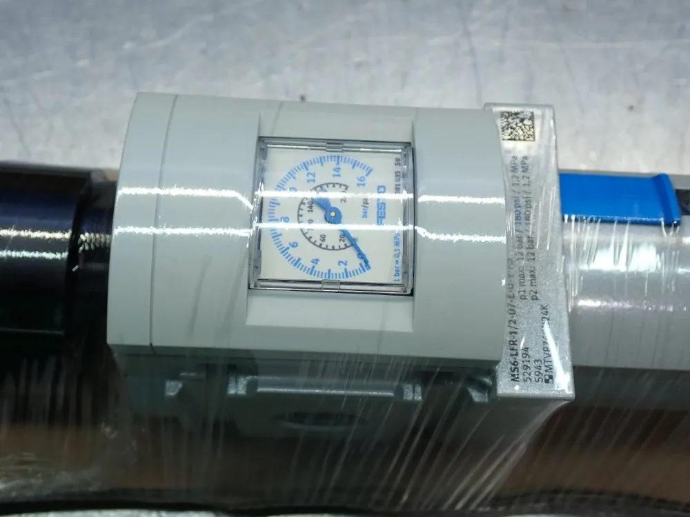 Festo Maximum Output Pressure: 12bar, 40 Micron Filter Filter Regulator - 529194