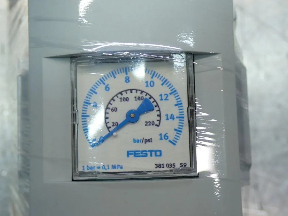 Festo Maximum Output Pressure: 12bar, 40 Micron Filter Filter Regulator - 529194
