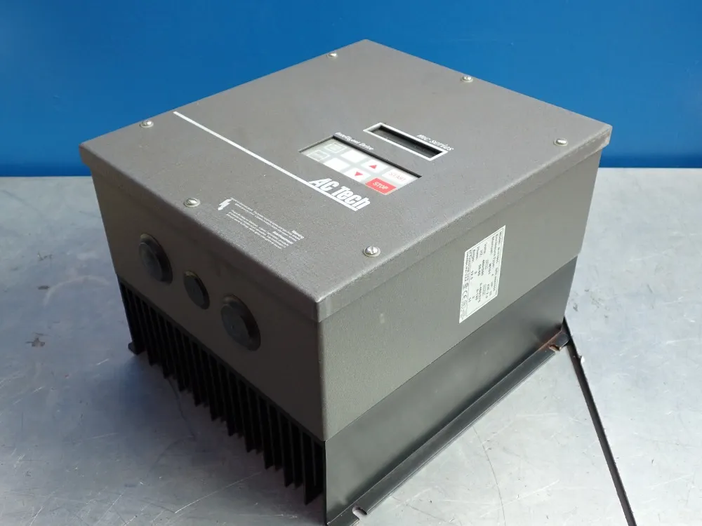 Lenze Ac Techi 10 Hp Ac Inverter Drive - M15100c