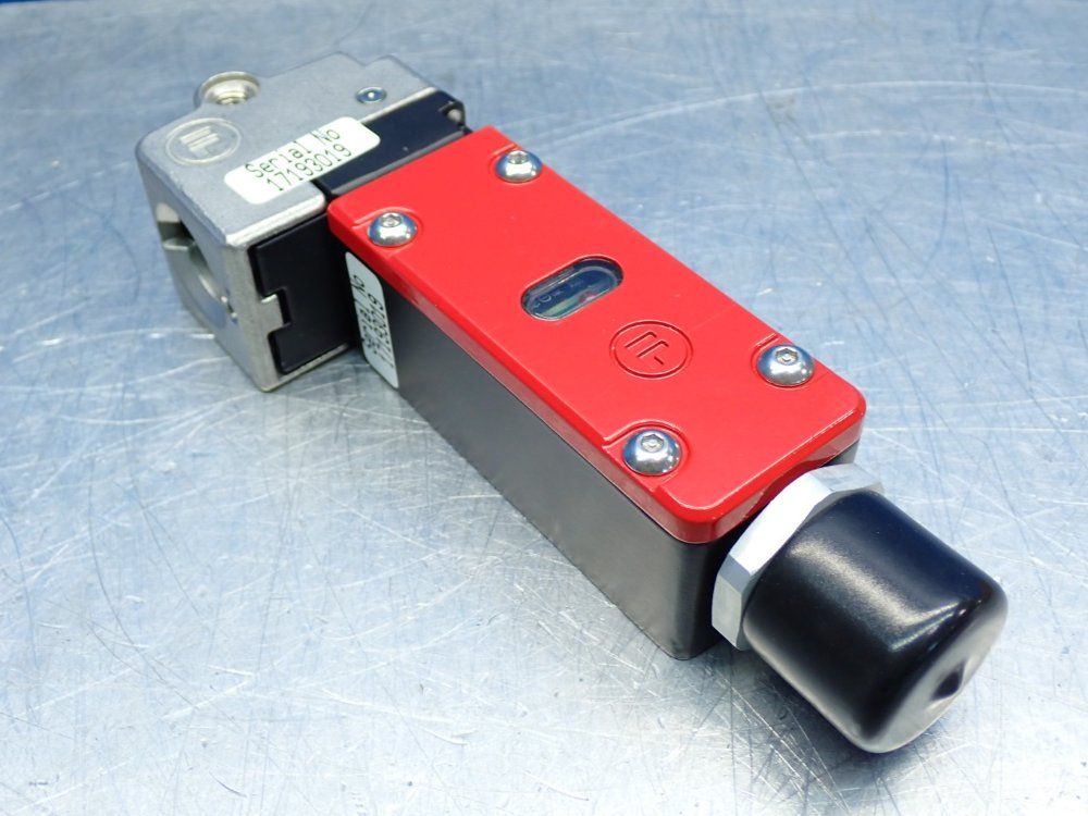 Fortress Interlocks Proamhandle Actuator Safety Switch - Ma2m6st401t02824e3