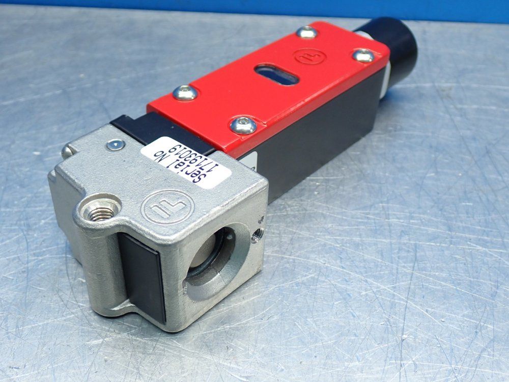 Fortress Interlocks Proamhandle Actuator Safety Switch - Ma2m6st401t02824e3