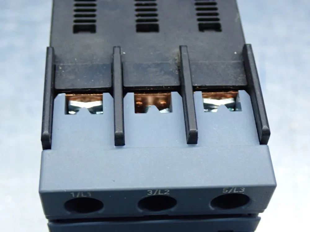 Siemens Circuit Breaker - 3rv2011-1ja10