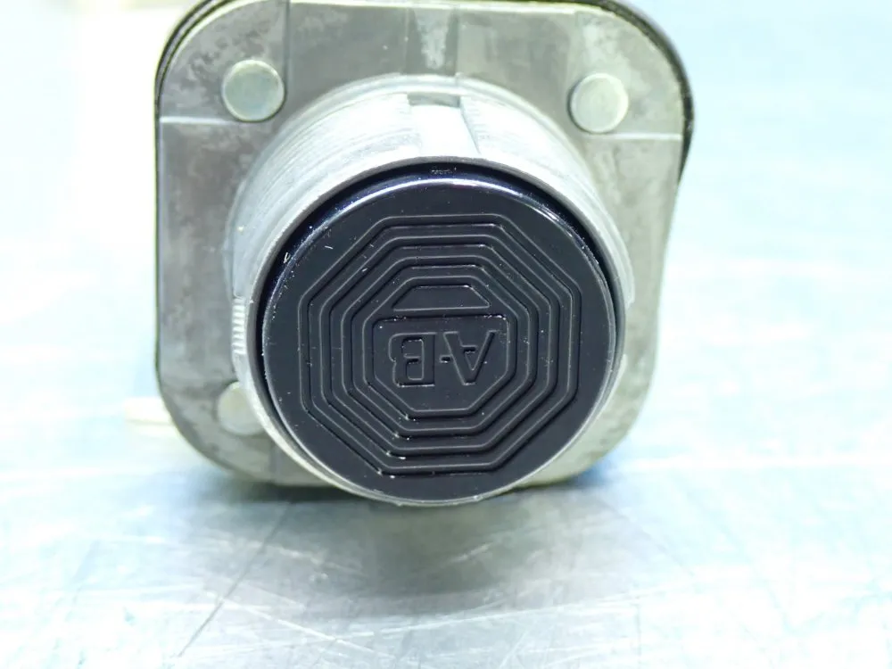 Allen Bradley 30mm Momentary Push Button - 800t-a2d1