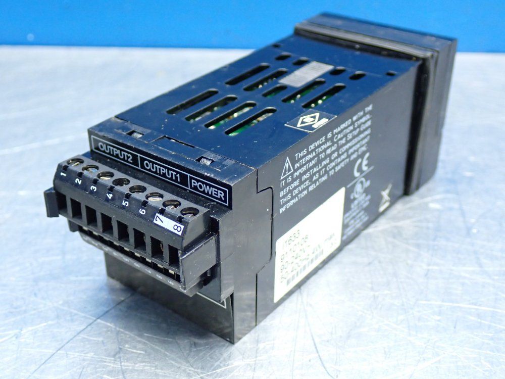 Newport Electronics Iseries Temperature & Process Controller - I1633