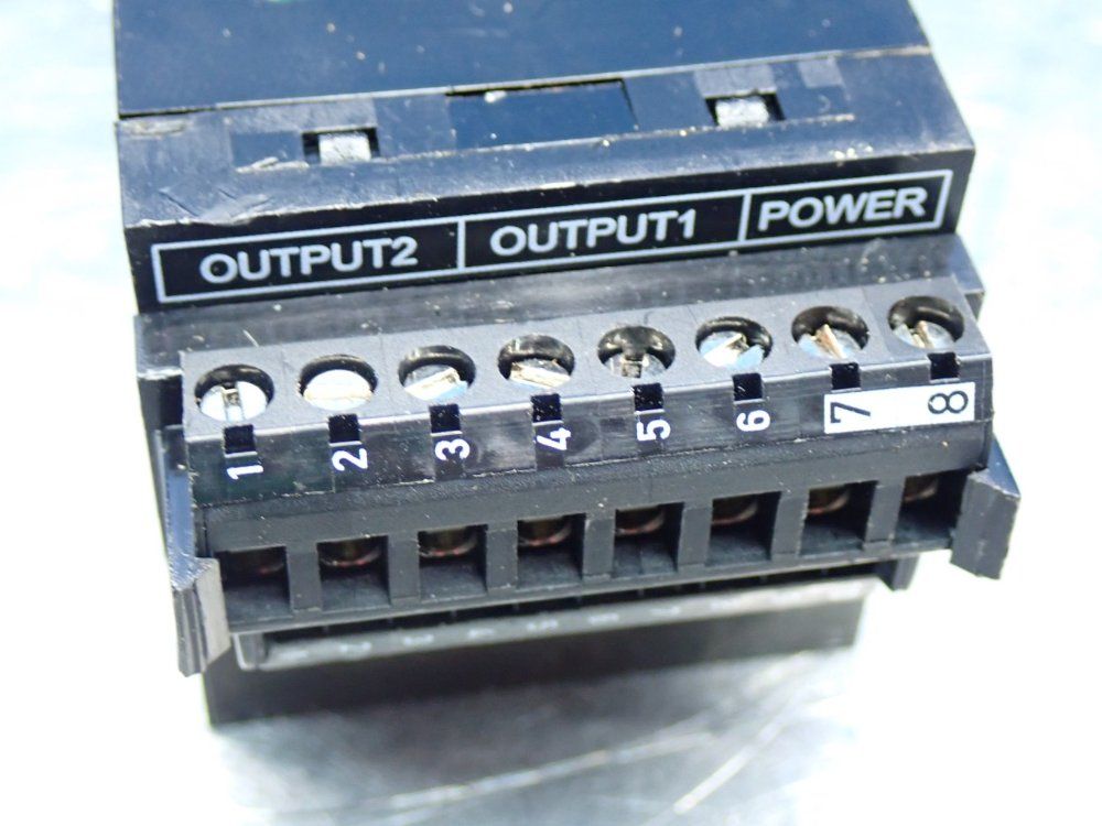 Newport Electronics Iseries Temperature & Process Controller - I1633