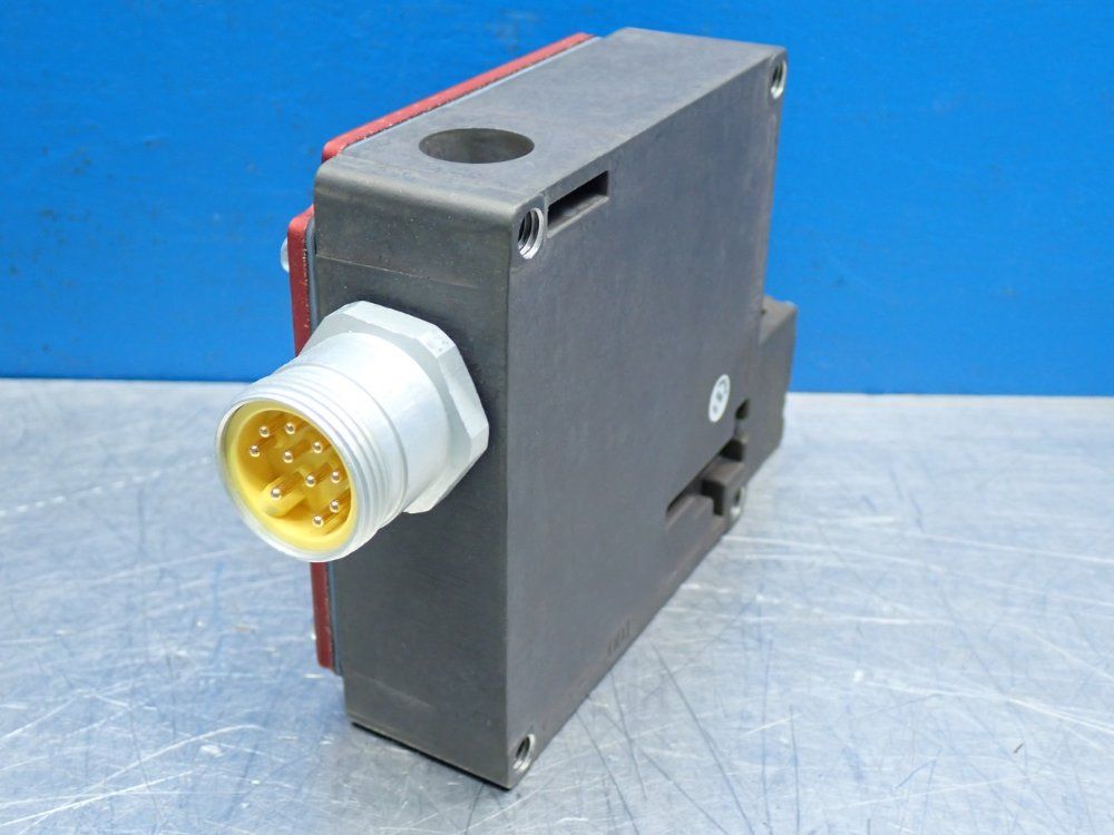 Euchner Tz-series Mechanical Interlock Safety Switch - Tz1le024bha-c1903