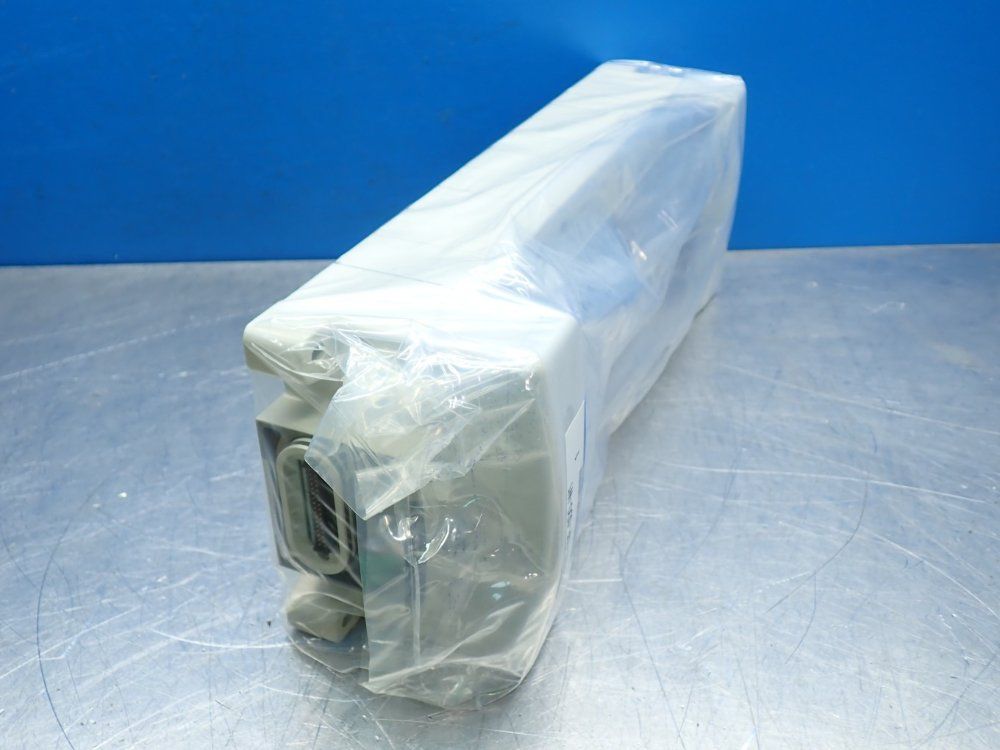 Smc Pneumatic Manifold Assembly - Vv80110-02f-sd0-w1