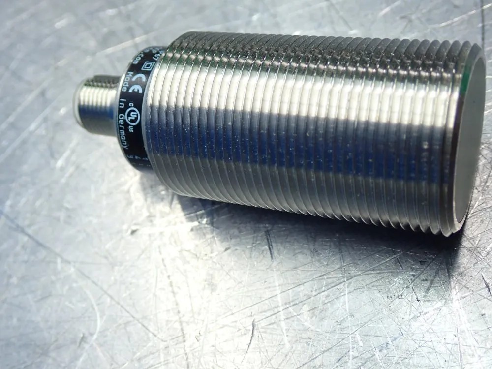 Efector100 Measurement Range: 15mm Inductive Proximity Sensor - Ii5742