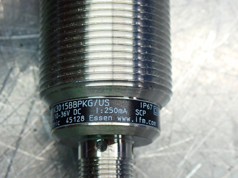 Efector100 Measurement Range: 15mm Inductive Proximity Sensor - Ii5742