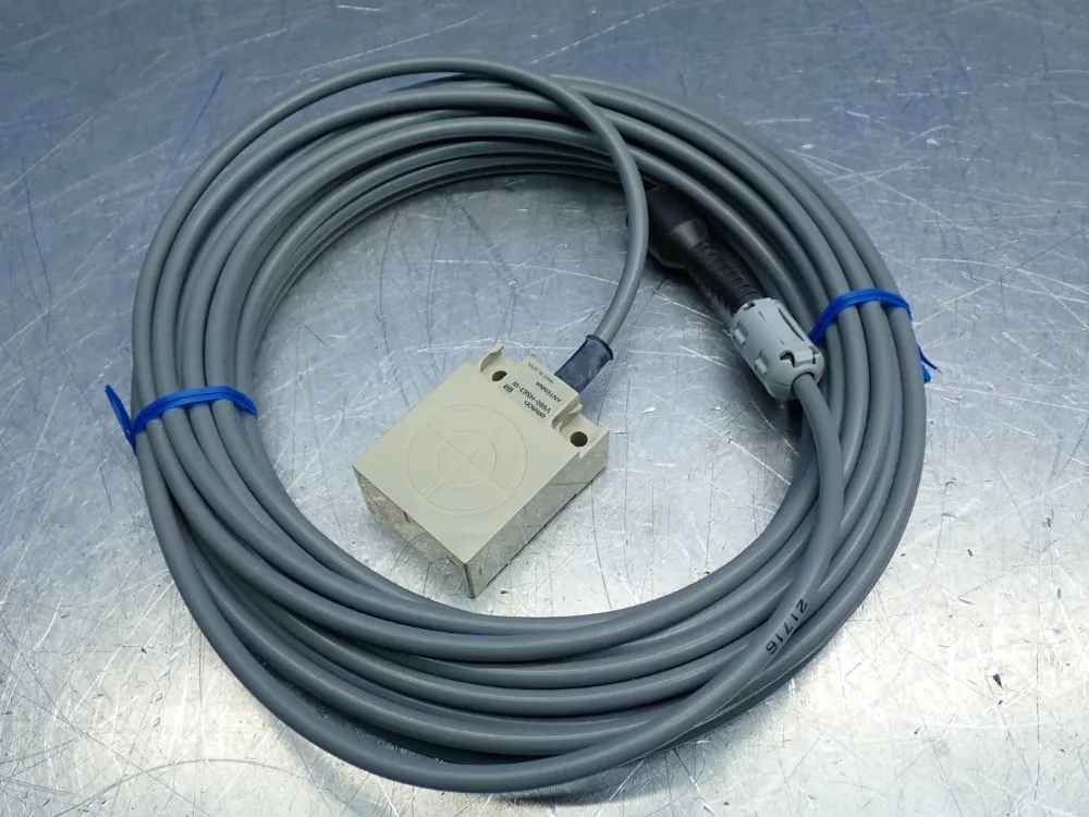 Omron V680-series Rfid System Antenna - V680-hs63-w