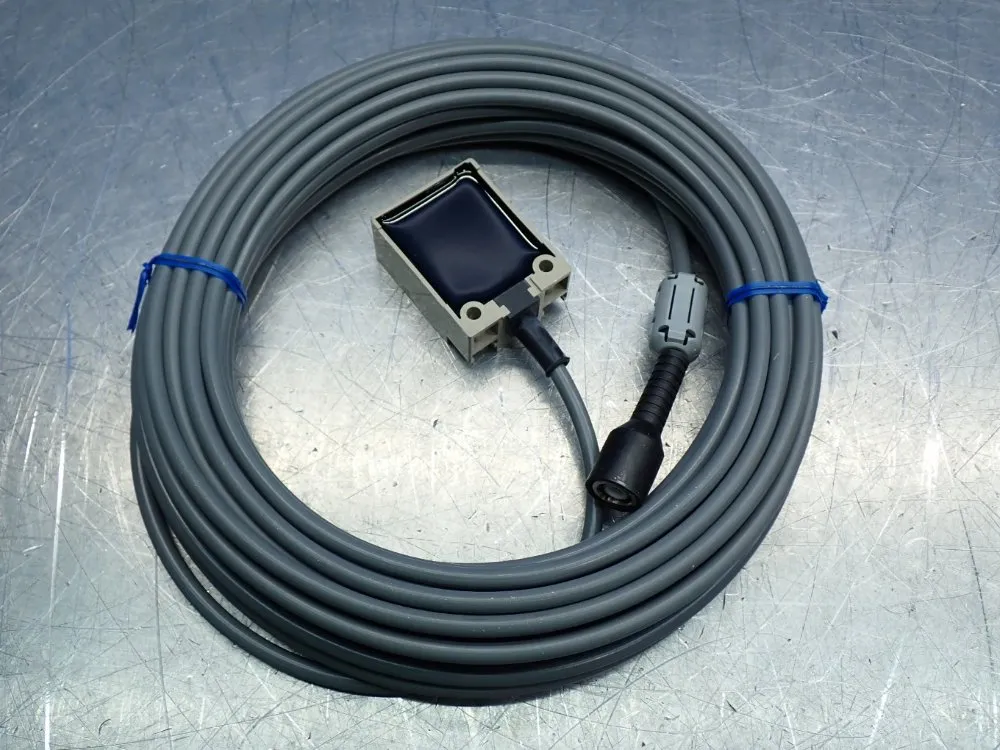 Omron V680-series Rfid System Antenna - V680-hs63-w