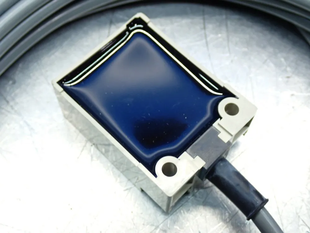 Omron V680-series Rfid System Antenna - V680-hs63-w