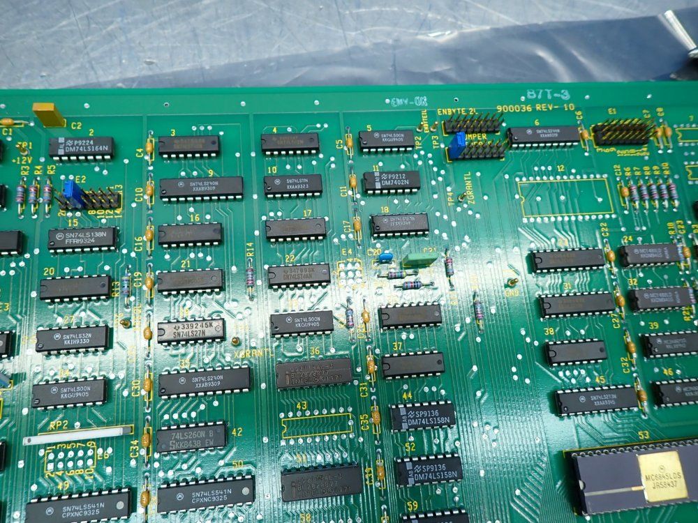 Allen Bradley 8200 Control Crt/mdi Keyboard Interface Module - 8000vadz