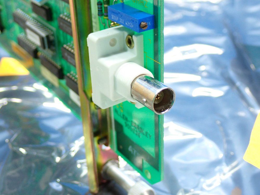 Allen Bradley 8200 Control Crt/mdi Keyboard Interface Module - 8000vadz