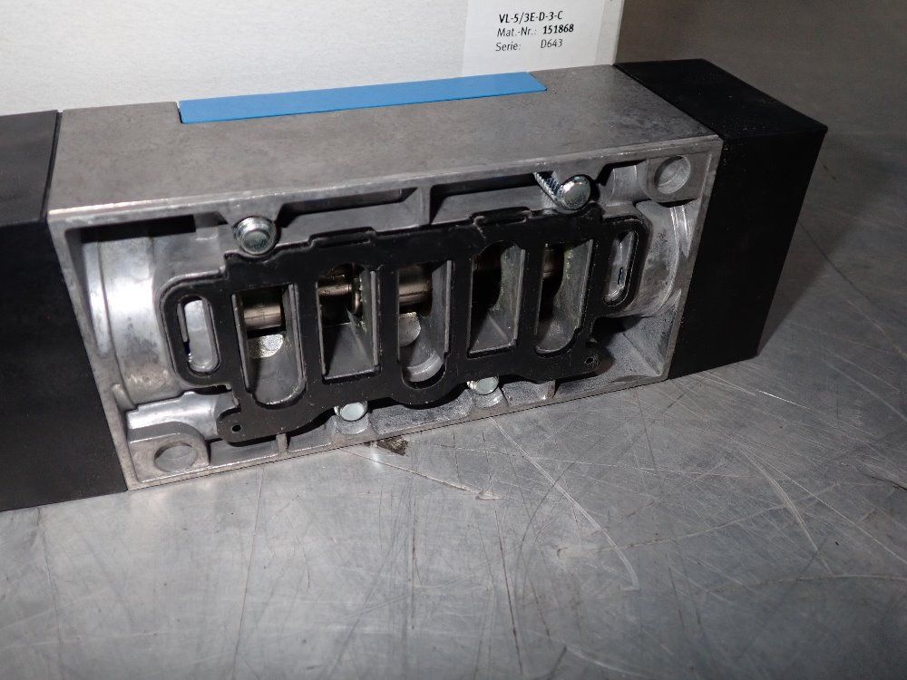 Festo Pneumatic Valve - Vl-5/3e-d-3-c