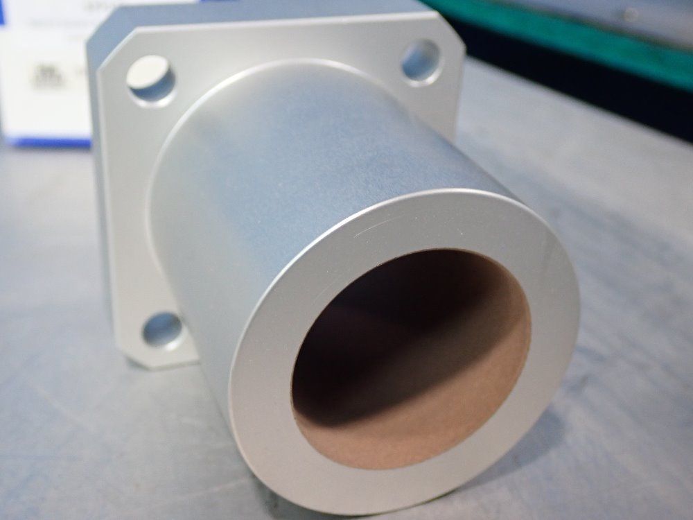 Pbc Linear Metric Square Round Flange Mount Linear Plain Bearing - Sfpj40