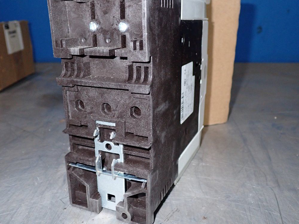 Siemens 25 Amp Circuit Breaker - 3rv1742-5dd10