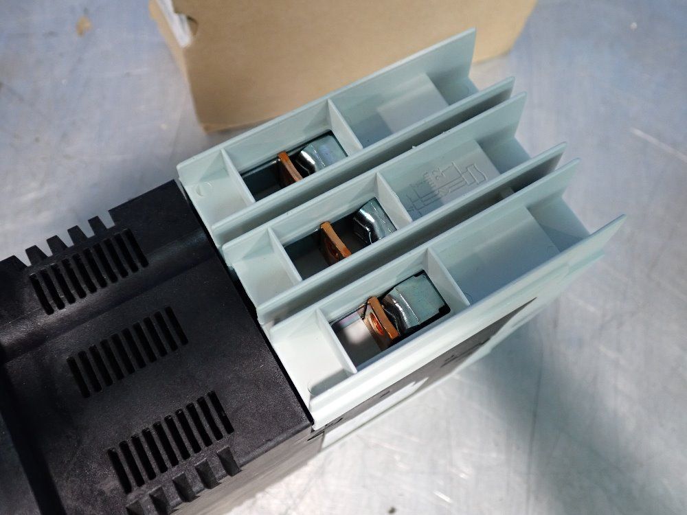 Siemens 25 Amp Circuit Breaker - 3rv1742-5dd10