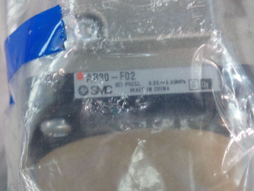 Smc Lot Of 26 Regulators - Ar30-f02
