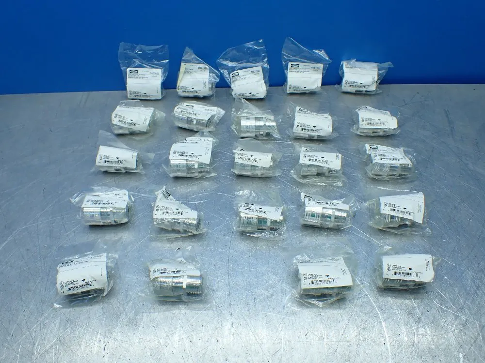 Hubbell 24 Aluminum Cord Connectors. - Shc1022