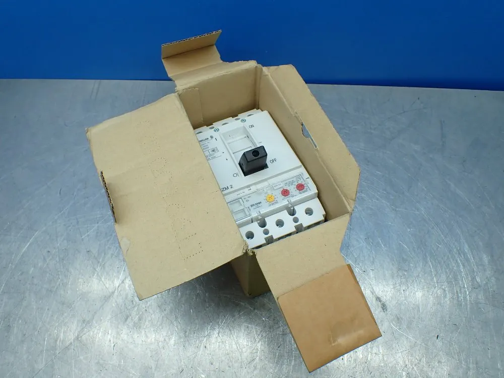 Moeller Molded Case Circuit Breaker. - Nzmh2-vef200-bt-na