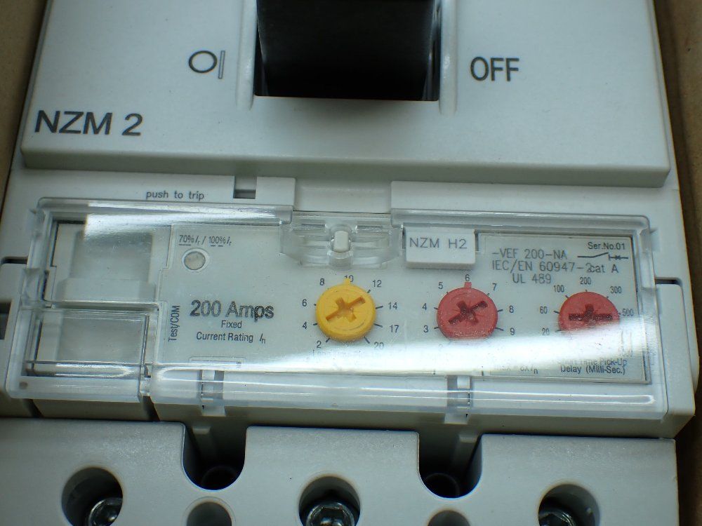 Moeller Molded Case Circuit Breaker. - Nzmh2-vef200-bt-na