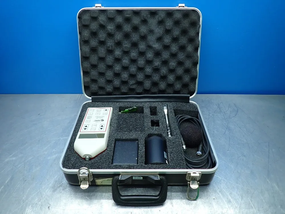 Quest Technologies Precision Integrated/logging Sound Level Meter W/ Microphone - Model 1900