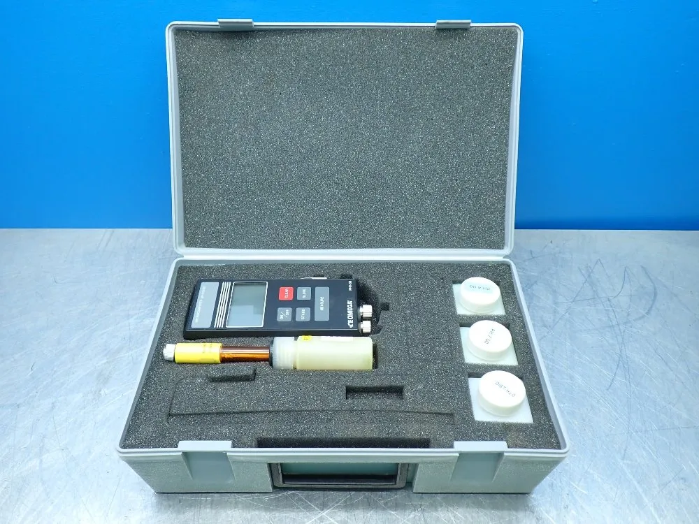 Omega Handheld Ph And Temperature Meter - Phh-50