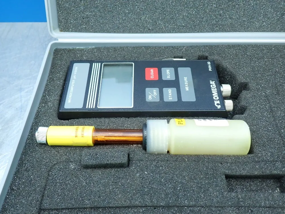 Omega Handheld Ph And Temperature Meter - Phh-50