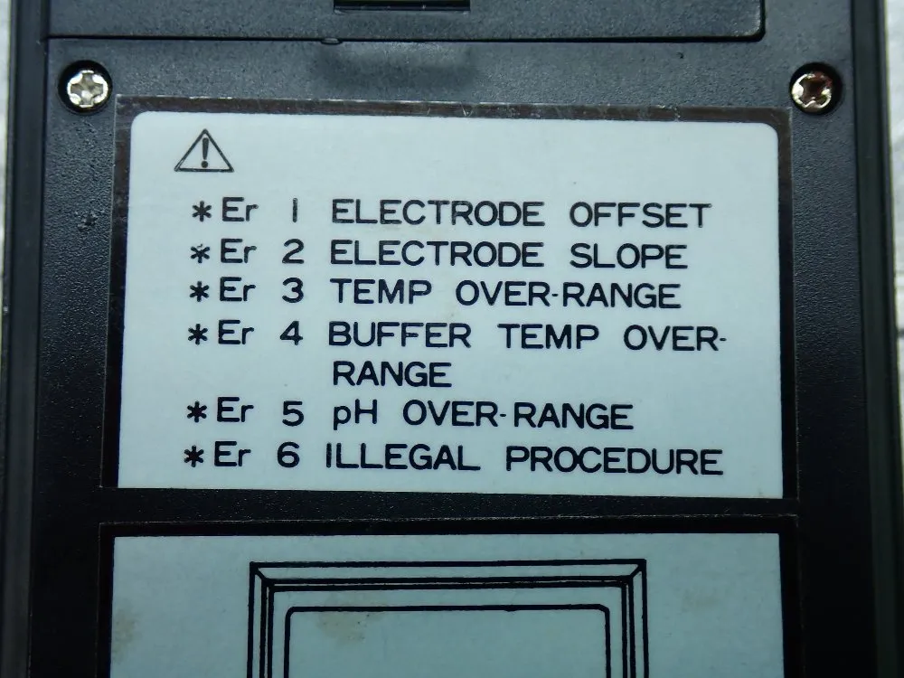 Omega Handheld Ph And Temperature Meter - Phh-50