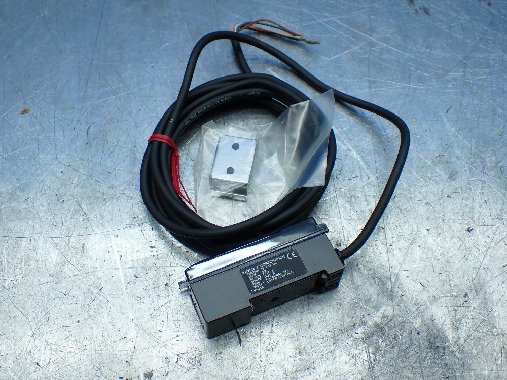 Keyence Main Amplifier Unit - Lv-21a