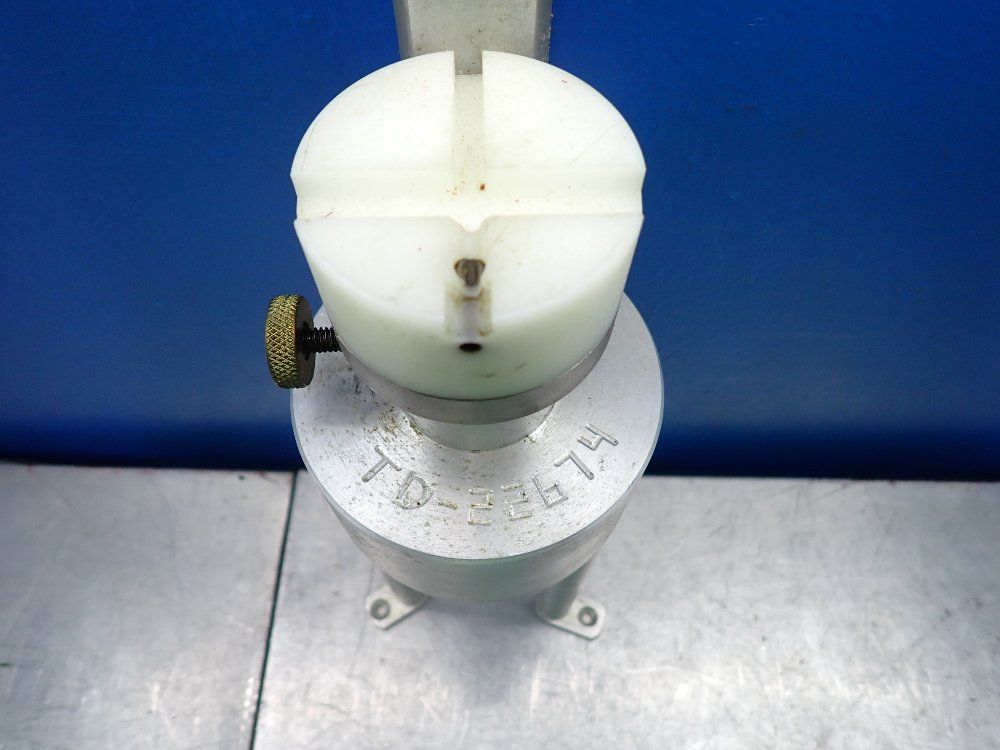 Hitachi Stand With Lens Attachment - Kp-d20au