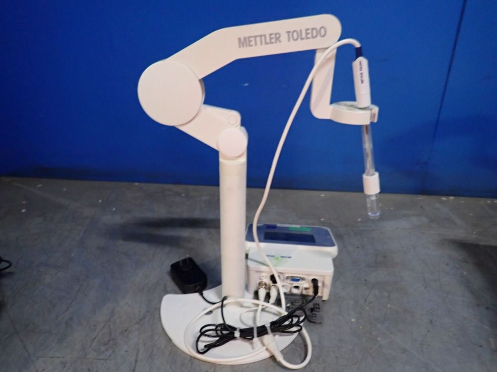 Mettler Toledo Conductivity Meter Kit - Ph/ions220