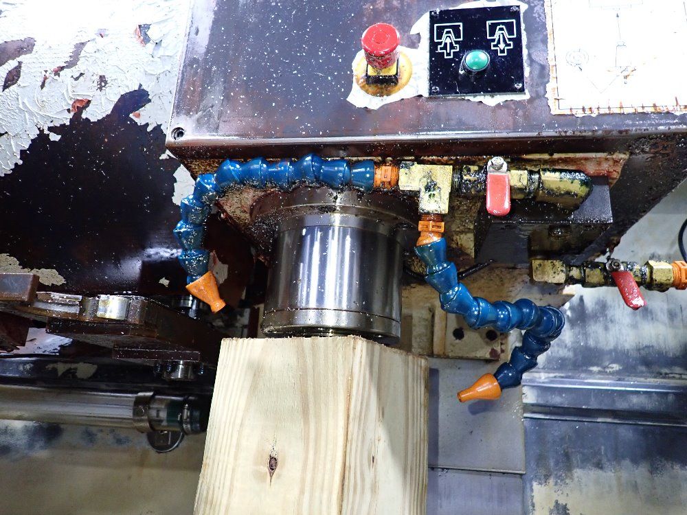 Hurco 18" X 36" Cnc Vmc - Vm2