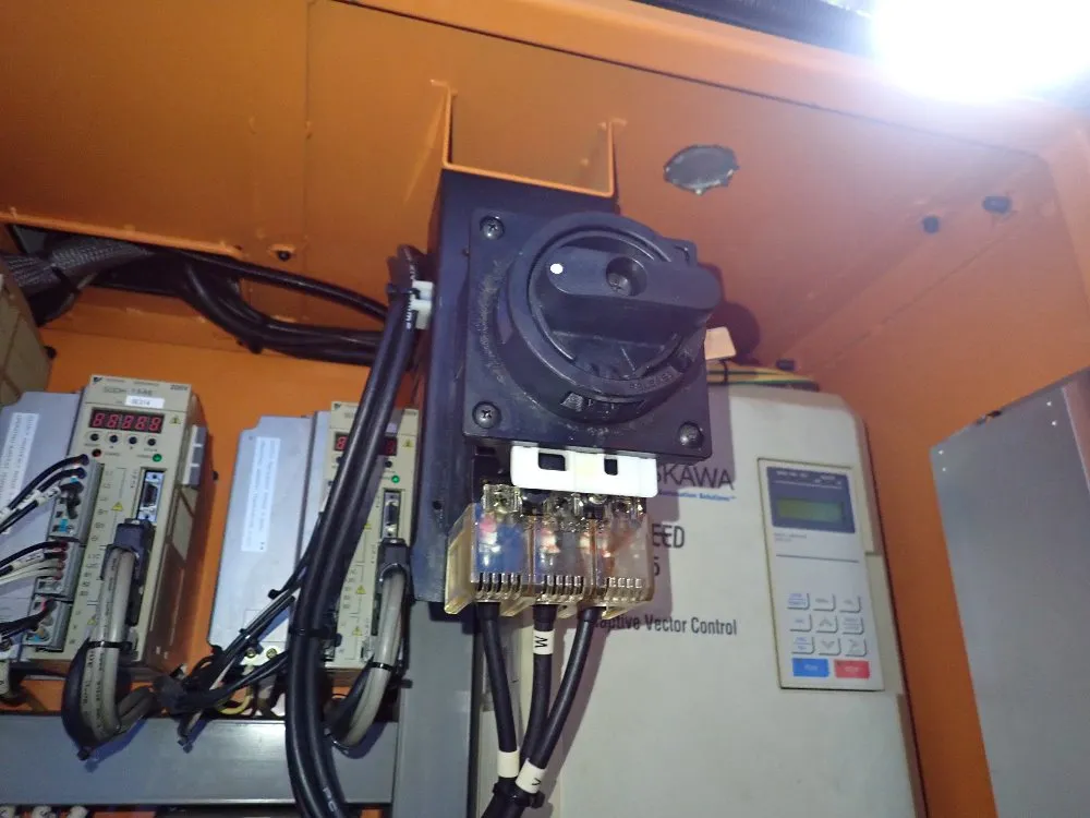 Hurco 18" X 36" Cnc Vmc - Vm2