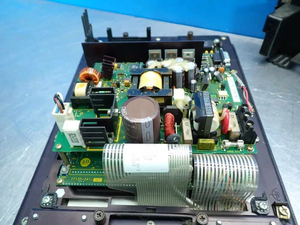 Allen-bradley Panelview 900. Operator Panel - 2711-t9c9