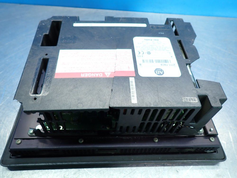 Allen-bradley Panelview 900. Operator Panel - 2711-t9c9